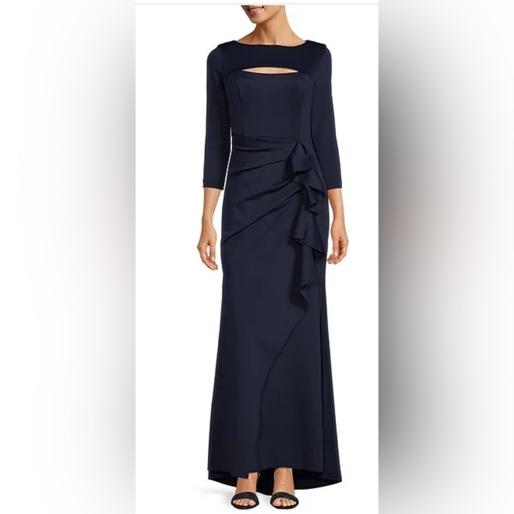 NWOT Xscape Boat Neck Long Sleeve Cut-Out Ruched Side Bow Gown Size 6
